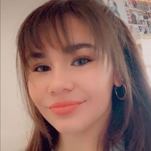 Meet your Posher, Nina